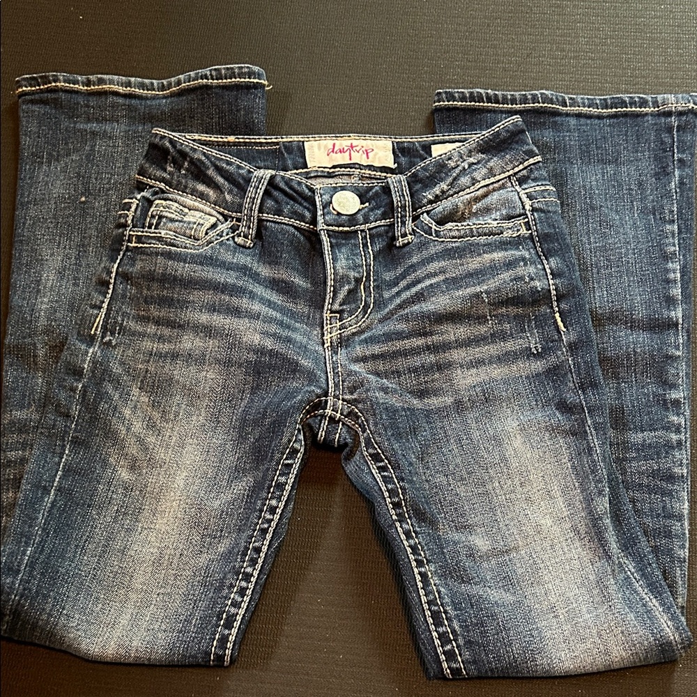 Daytrip Dark Wash girls bootcut jeans. Size 7